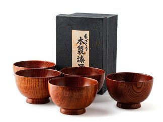 Zestaw 5 miseczek Shiru-wan — naturalne drewno z laką Urushi, NOS