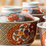 zestaw misek z pokrywkami imari — kozan kiln, era showa