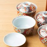 zestaw misek z pokrywkami imari — kozan kiln, era showa