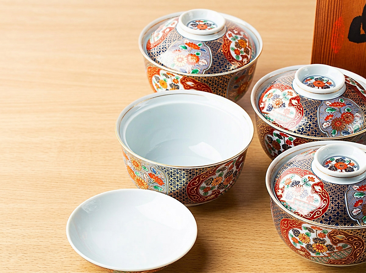 zestaw misek z pokrywkami imari — kozan kiln, era showa